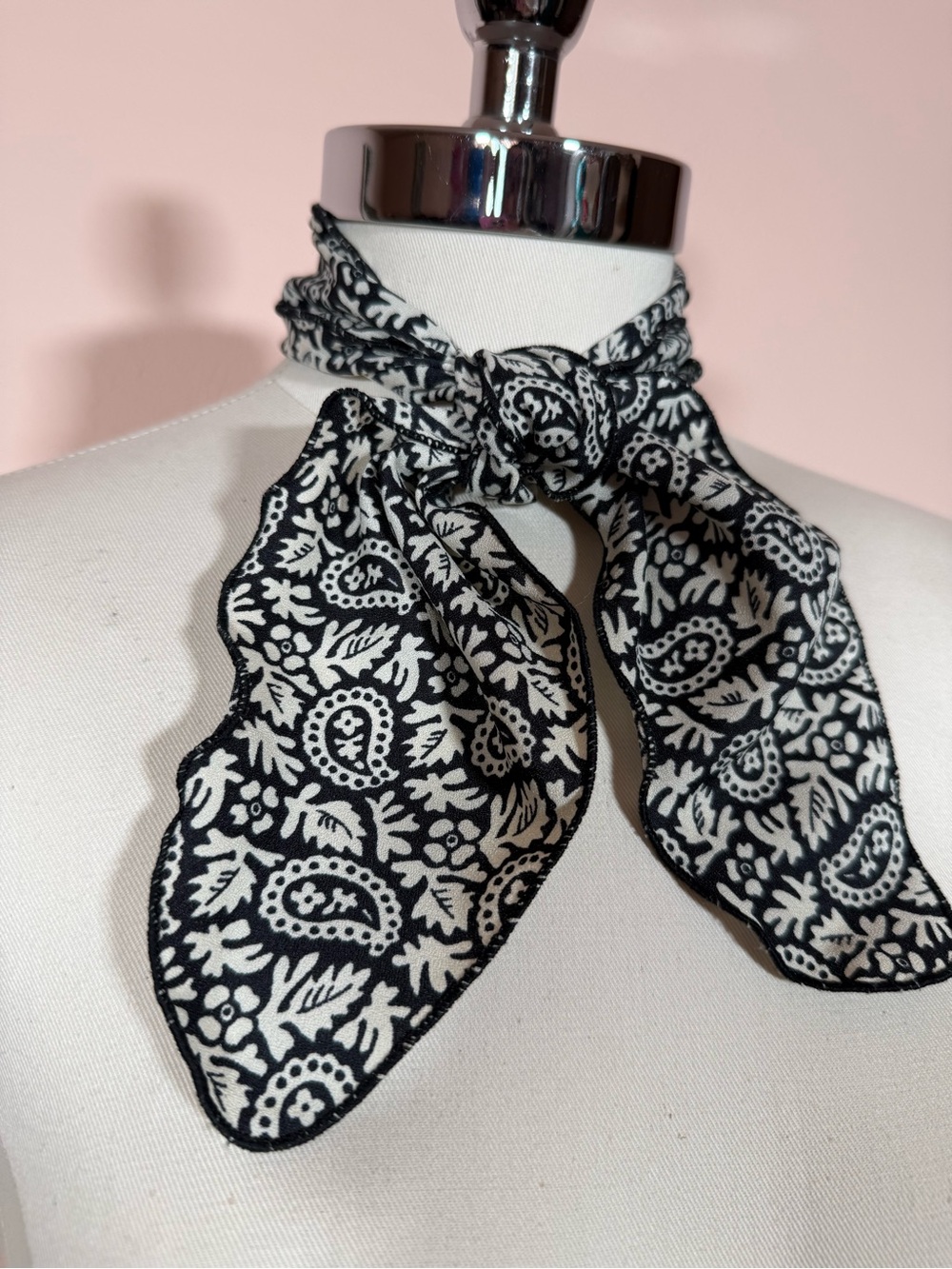 Vintage 1970’s navy cream paisley western lettuce edges cravat bow neck scarf